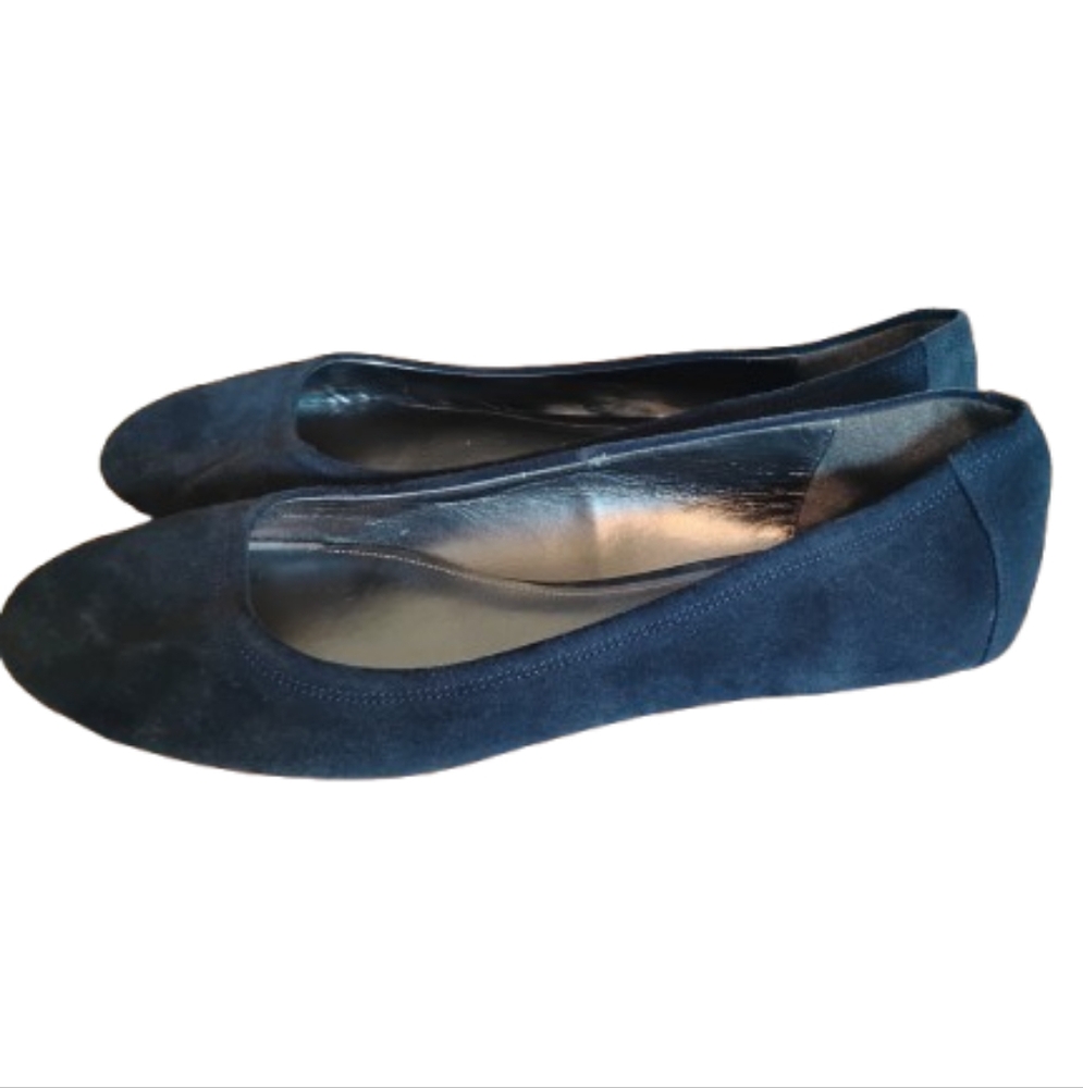 Women's Shoes size 10 St. John's Bay Elegant Blue Suede Flats - Picture 3 of 5